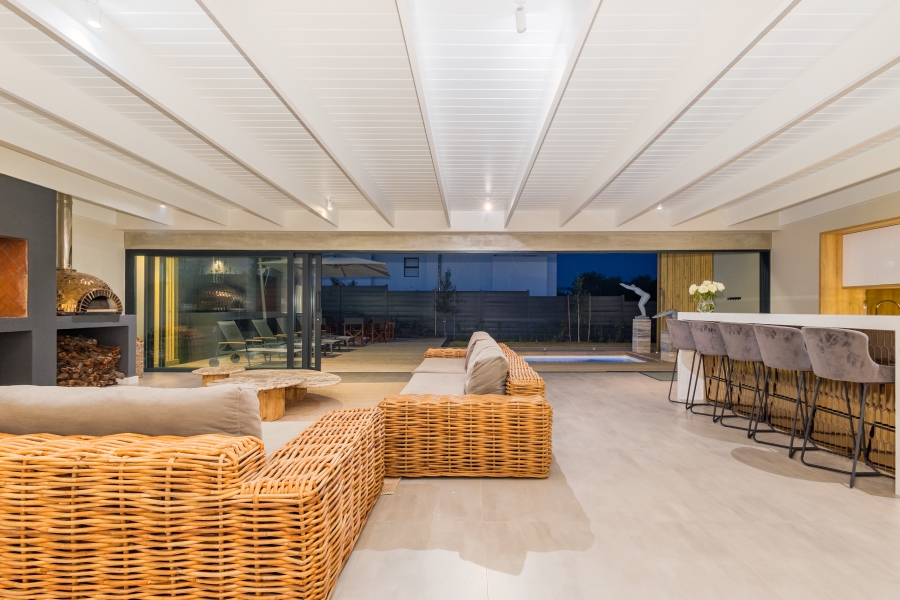 6 Bedroom Property for Sale in Brackenridge Western Cape